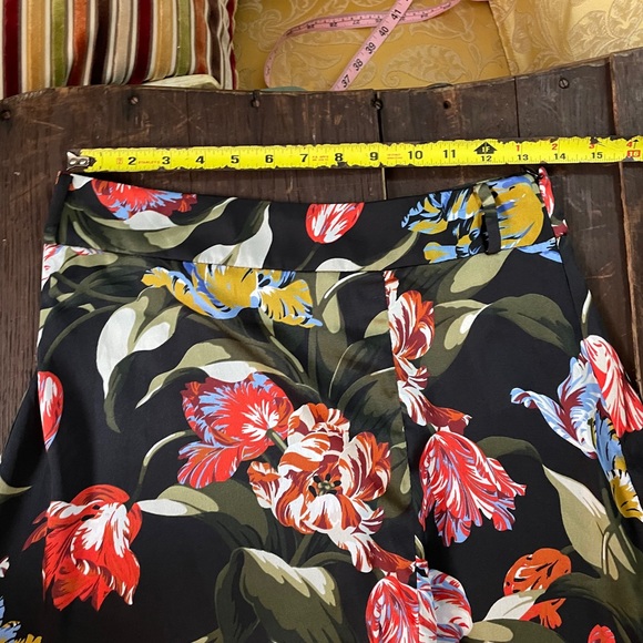 ZARA Floral Offset Slit Skirt. - Picture 11 of 12